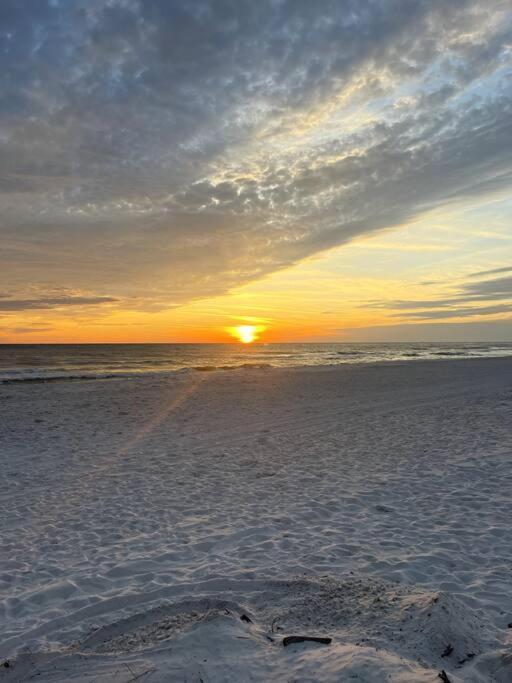 Lazy Palm 4 Pools Short Walk To Beach! Sleeps 5! Panama City Beach Esterno foto